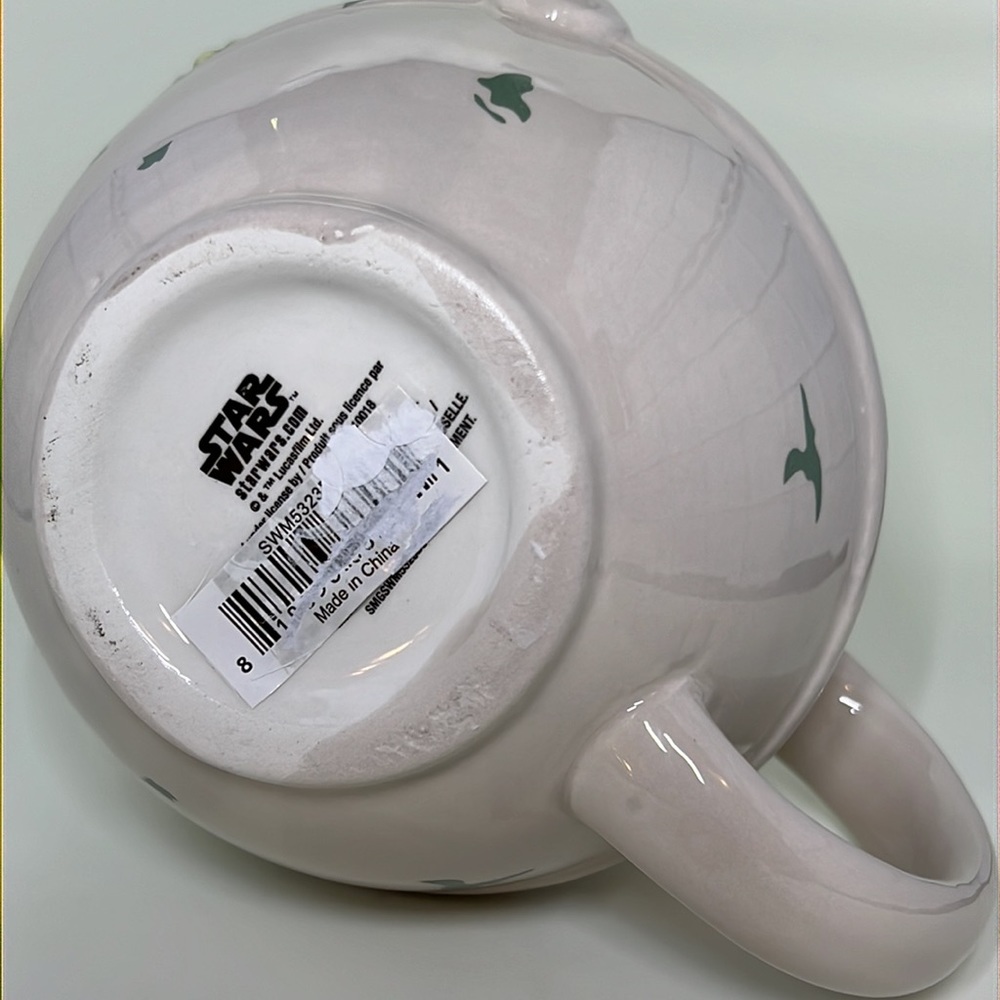 Silver Buffalo Star Wars The Mandalorian Child Seated Ceramic 3D Sculpted Mug - Picture 4 of 5
